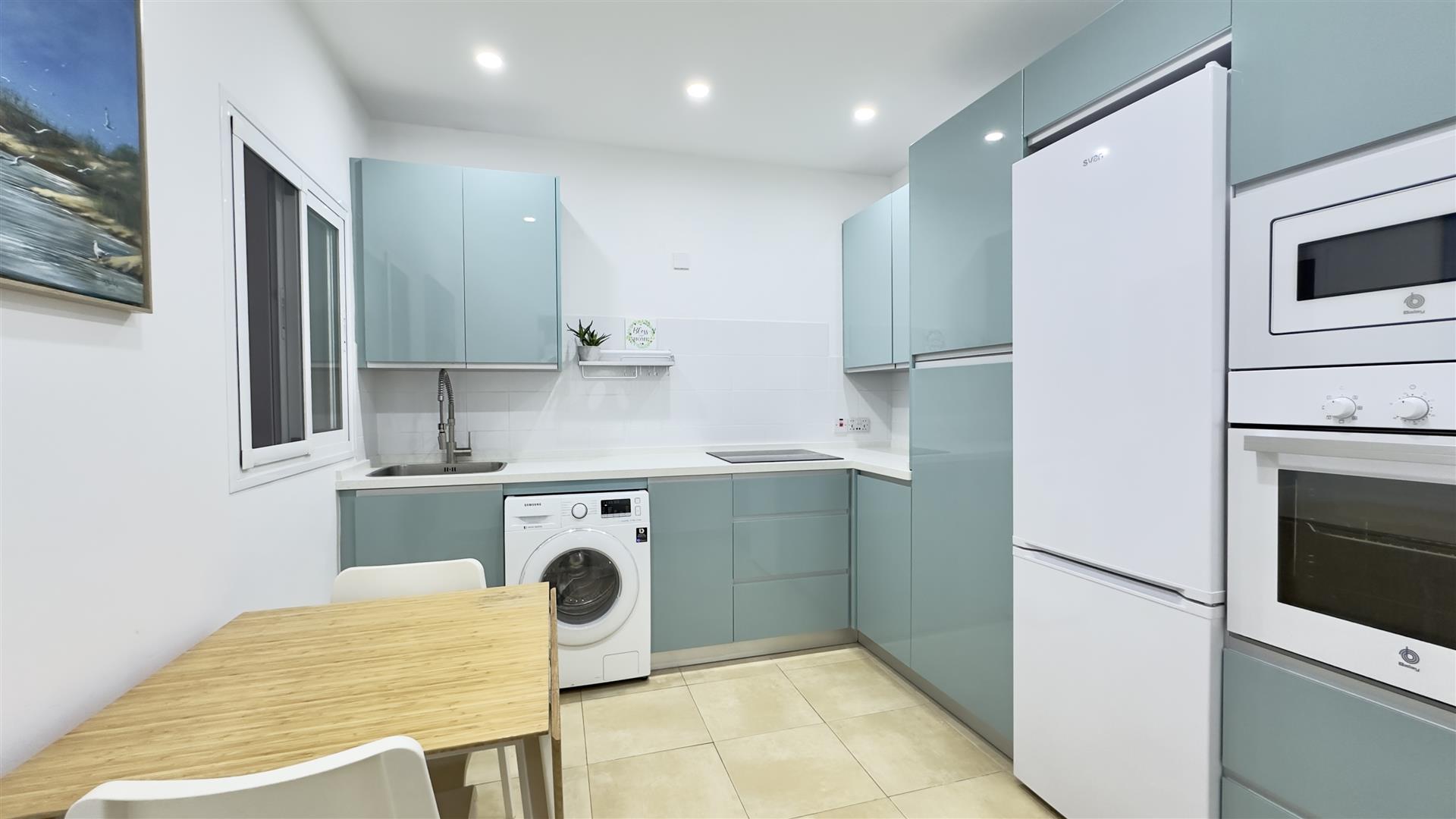 Image of Apartment - 2 Bedrooms - 1 Bathrooms for Sale in South District-Gibraltar, Image 2